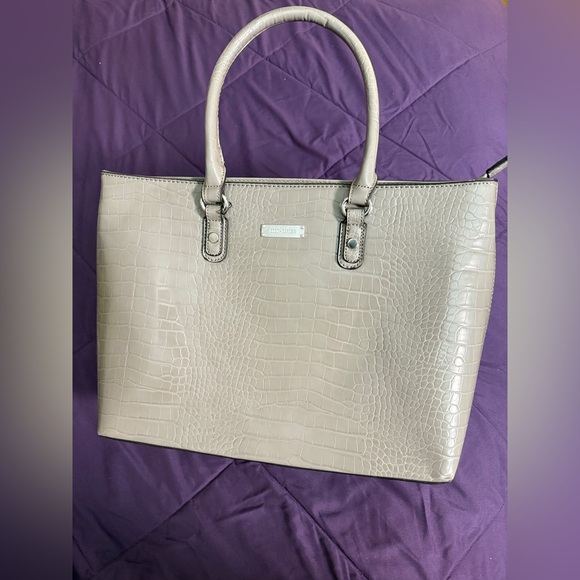 Coco + Carmen Elegant Black and Silver Tote - Picture 2 of 15